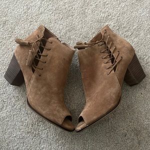 Peep toe zip ankle booties